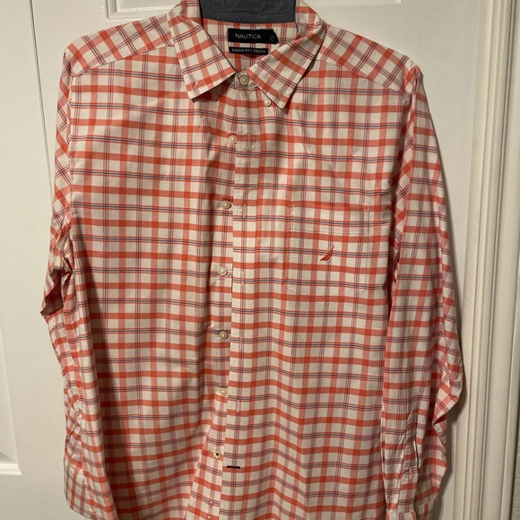 Button down - Picture 1 of 1